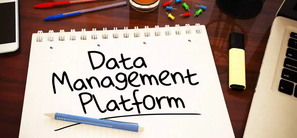 Image: Provide user data in real time